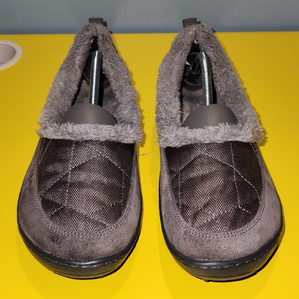 Usec Columbia Gray Women's Slip-On Shoes. Size 10.